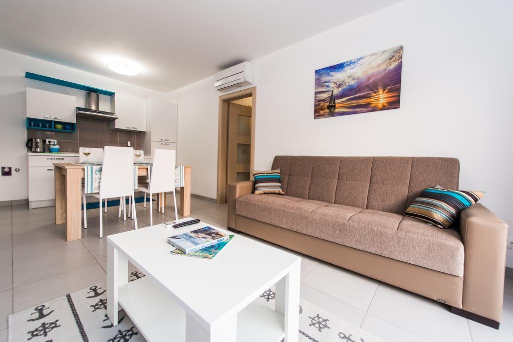 Blue Sky Apartments Rogoznica  Luaran gambar