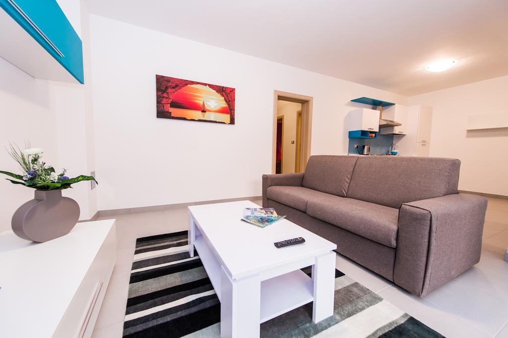 Blue Sky Apartments Rogoznica  Luaran gambar